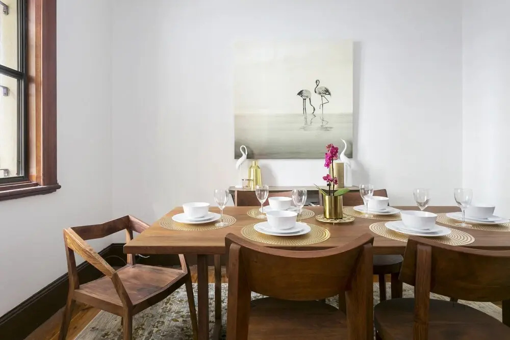 Spacious 3 Bedroom Minutes To CBD