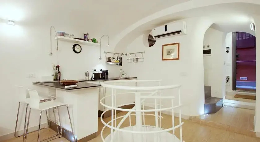 Pretty 2 floors ap in Piazza Navona