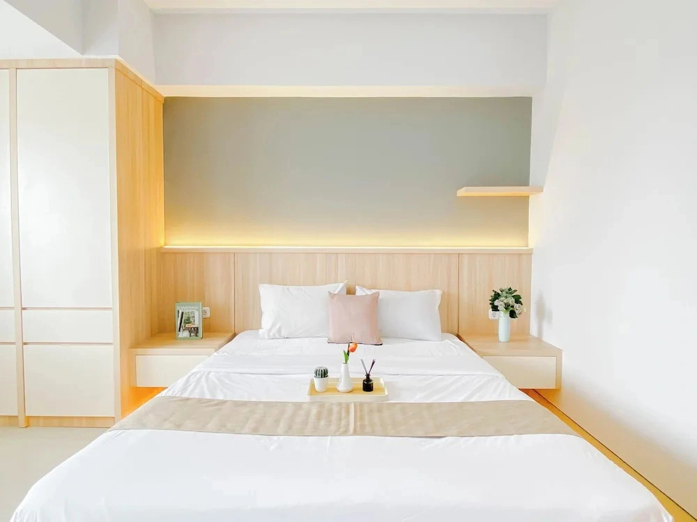 Enjoy Living Studio Apartment At Lrt City Jatibening