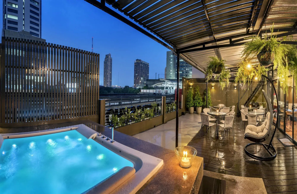 THE Posh Phayathai