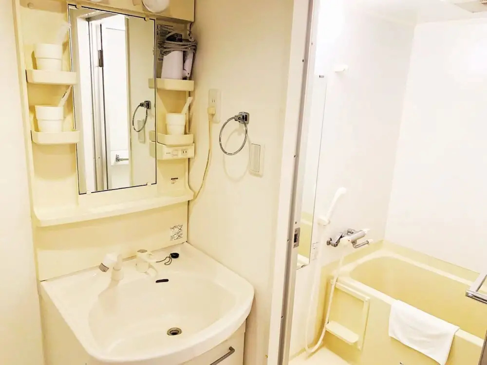 Rlis House Namba