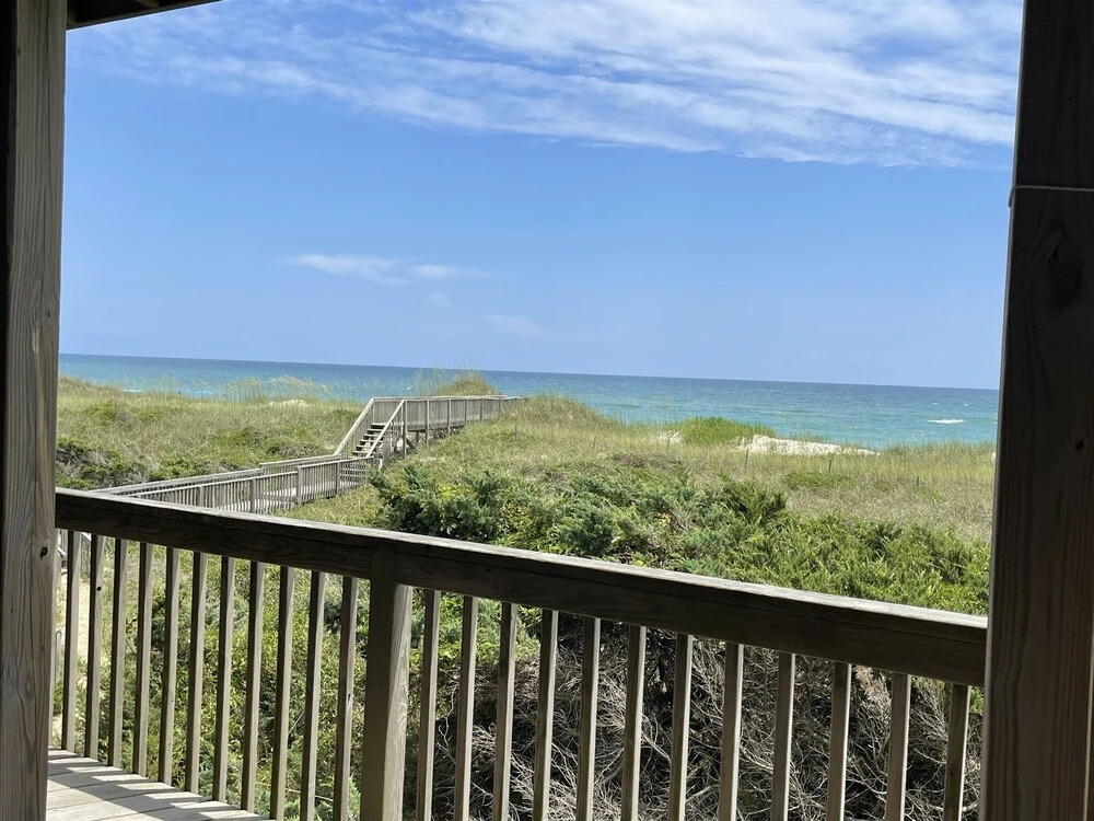 South Beach 4 Bedroom Cottage by RedAwning