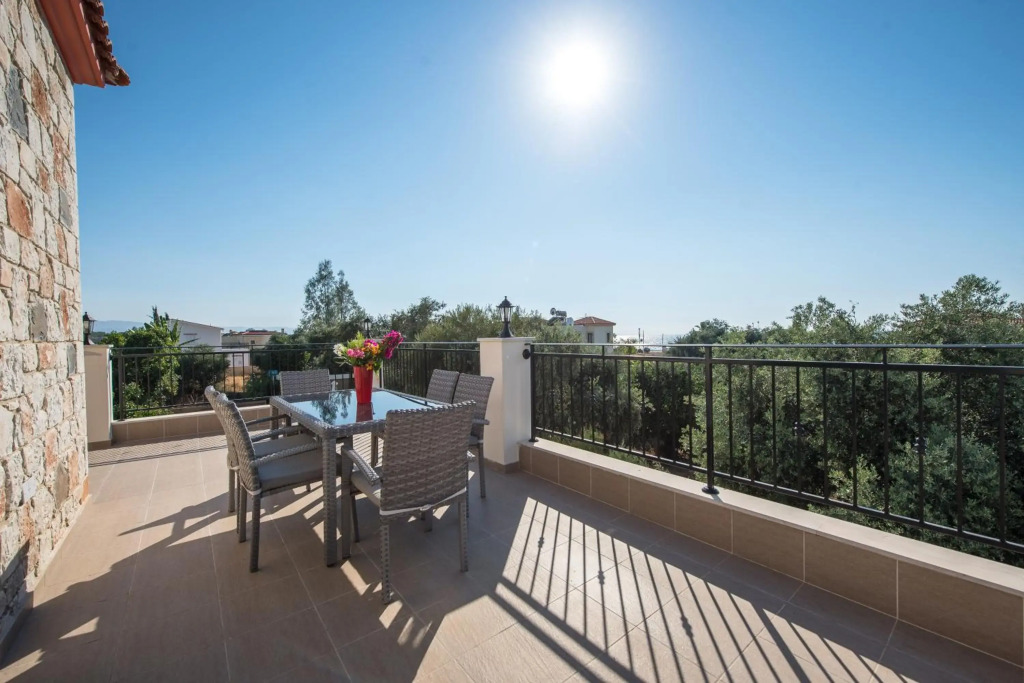 Serenity Villa with Private Pool - 200m to Sea or Beach