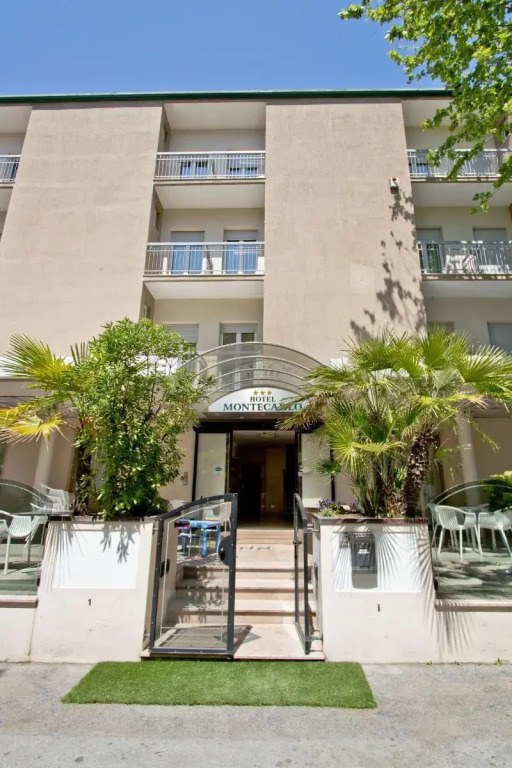 Hotel Montecarlo