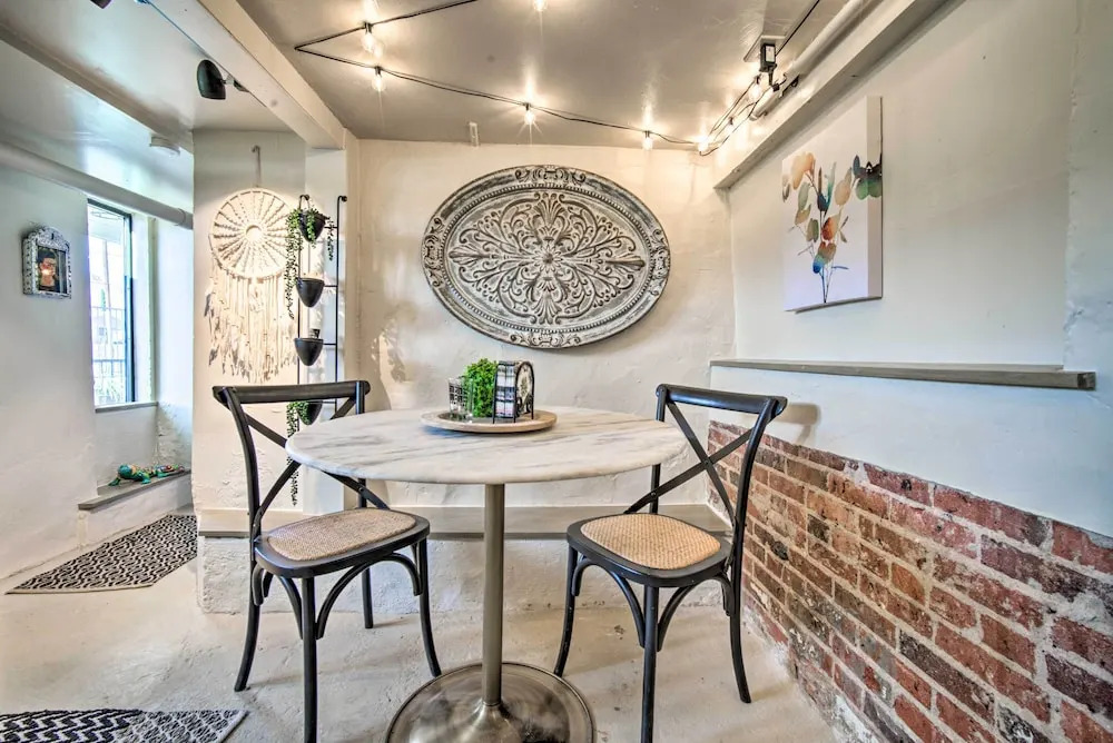 Cozy El Paso Studio w/ Patio ~ 5 Mi to Utep!