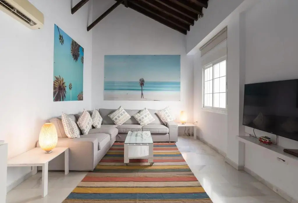 ML3C-Marble Penthouse-Prime location-High Ceilings