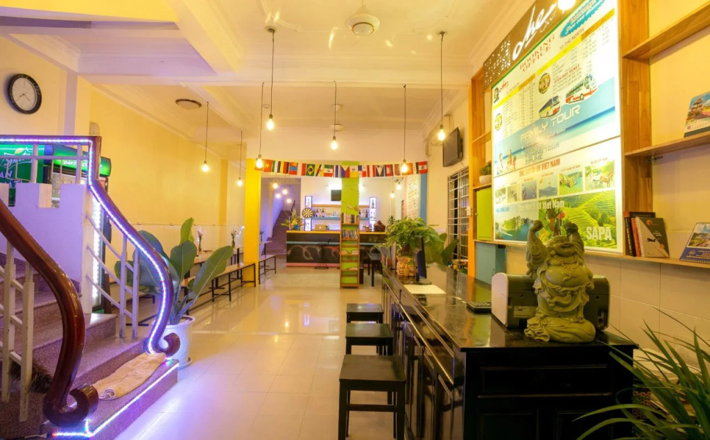 MrChe Backpackers