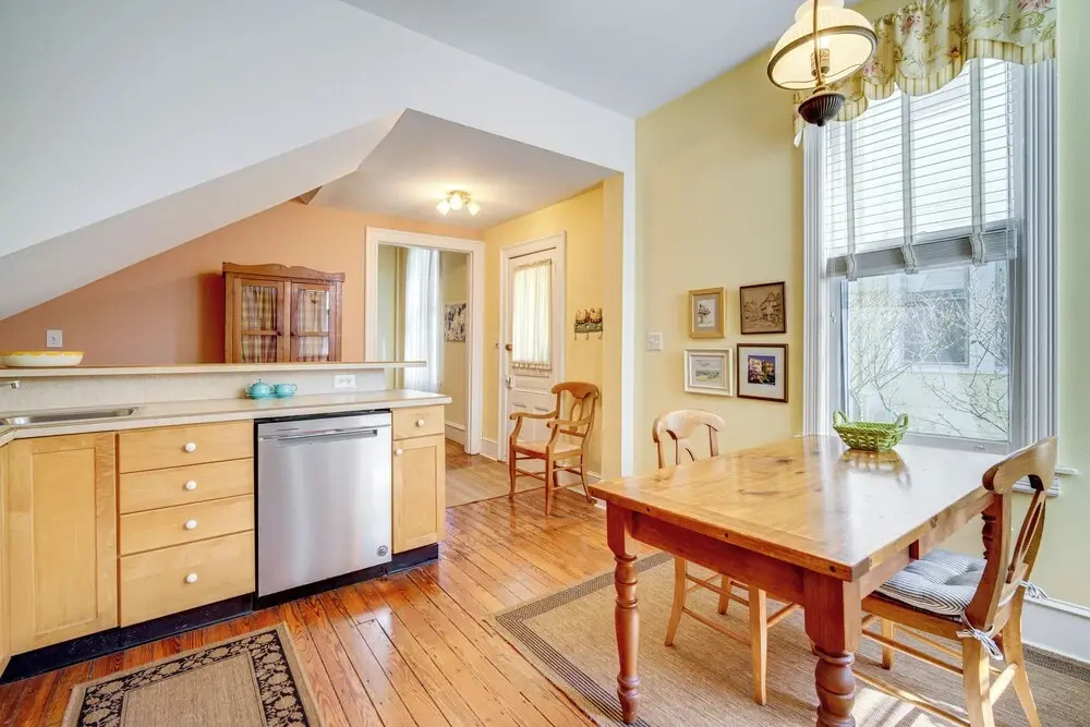 Walk to Beach: Cape May Home w/ Screened Patio!