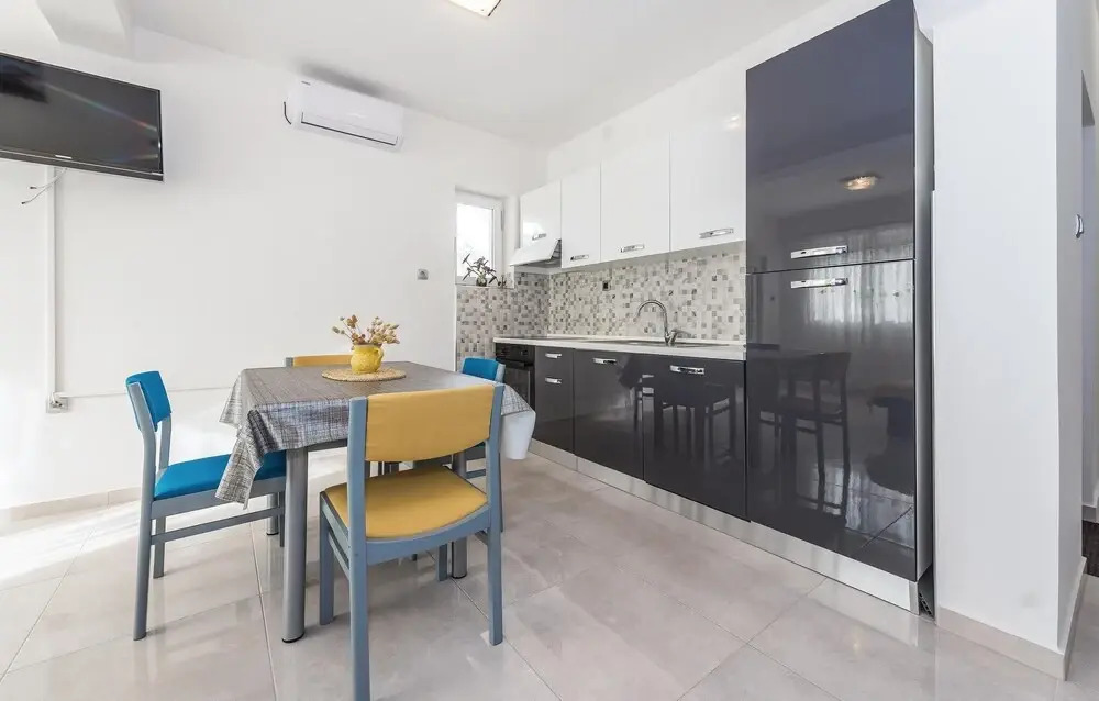 Nice Home in Tribunj With Wifi, 9 Bedrooms and Outdoor Swimming Pool