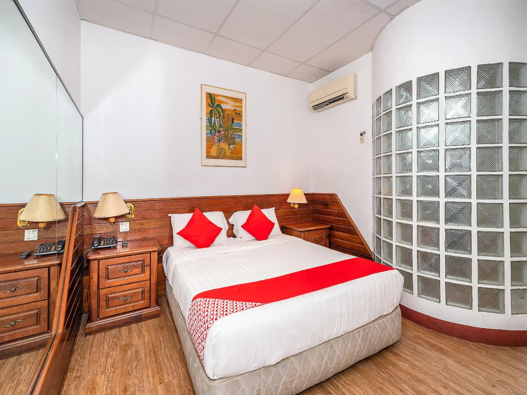 OYO 89864 Hotel Holiday Park