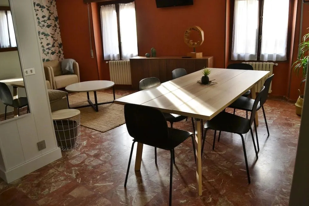 Tres Puentes Anguiano Apartamentos y Pensión