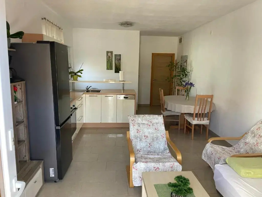 Apartment Maras