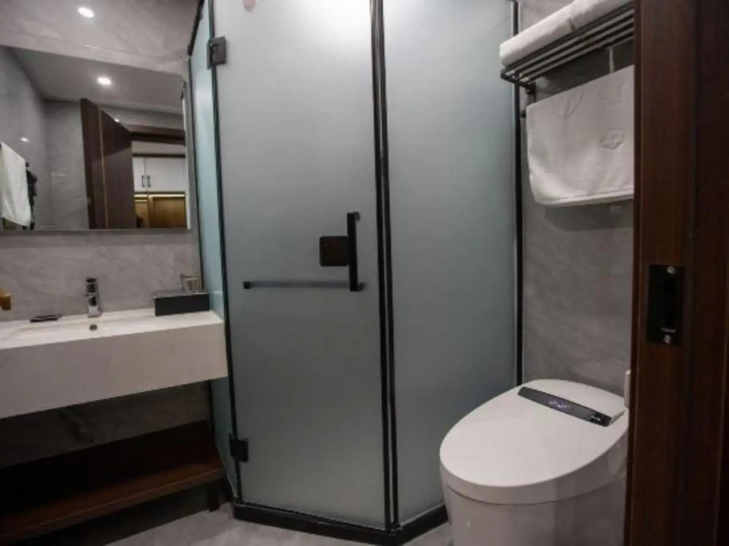 Baicheng Hotel