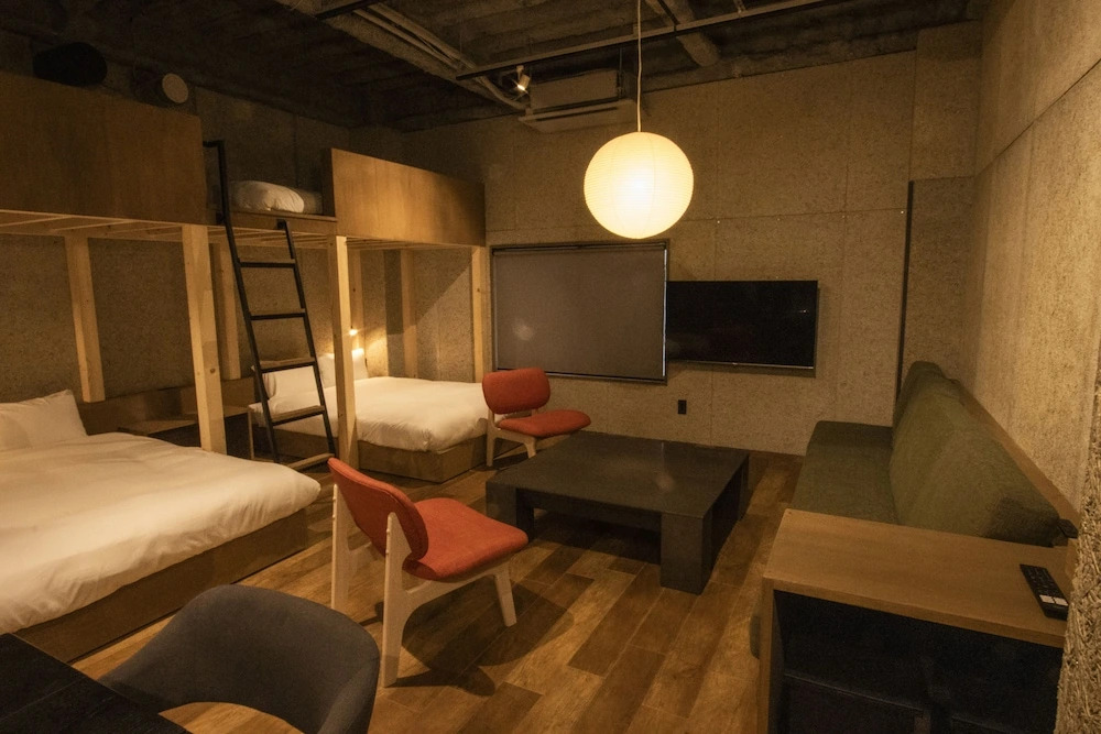 Green Room Hotel