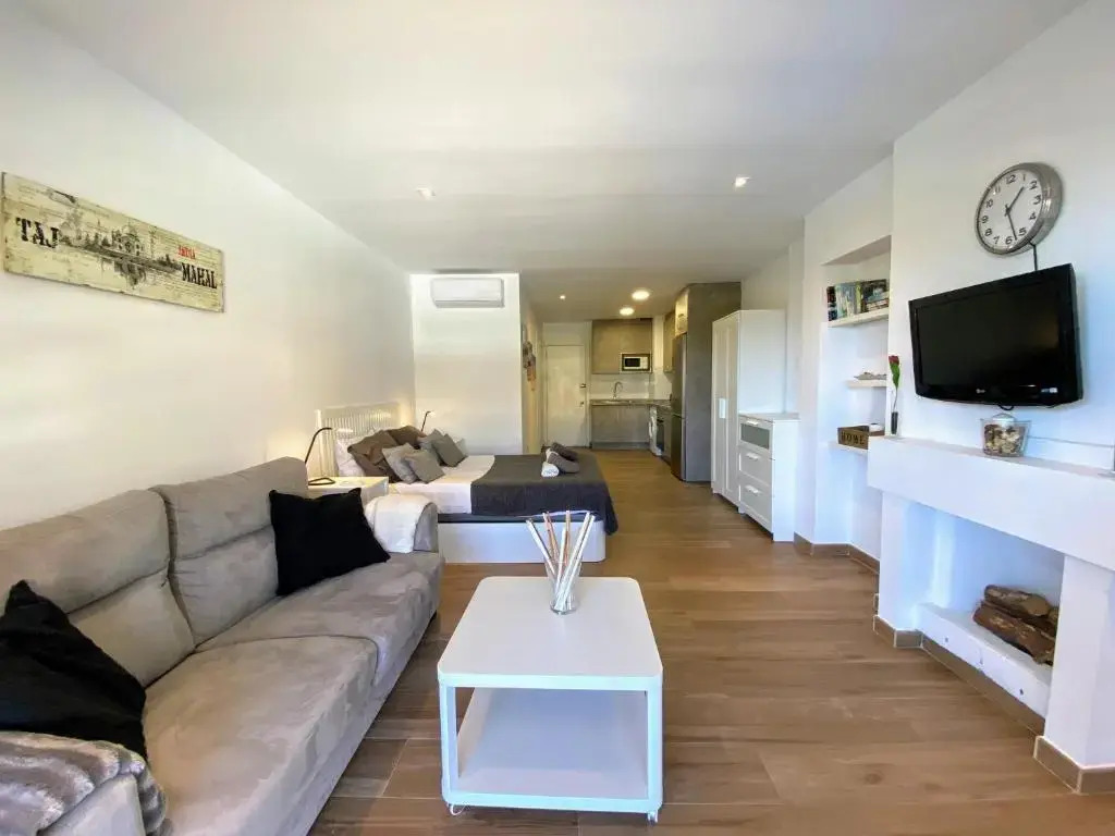 Golden Mile Studio - EaW Homes