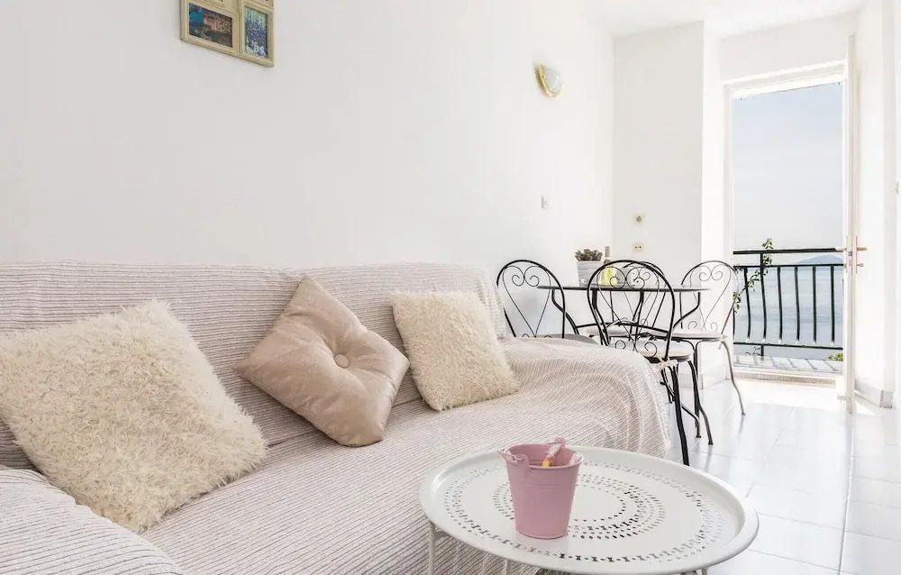 Amazing Home in Podgora with Hot Tub, WiFi & 4 Bedrooms