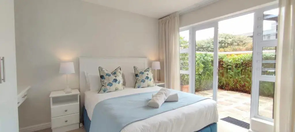 Sanctuary Beach Hideaway - 8 sleeper - 50m onto Robberg 5