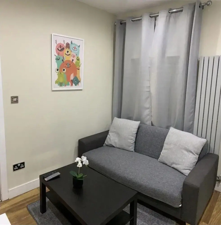 Charming 2-bed Apartment