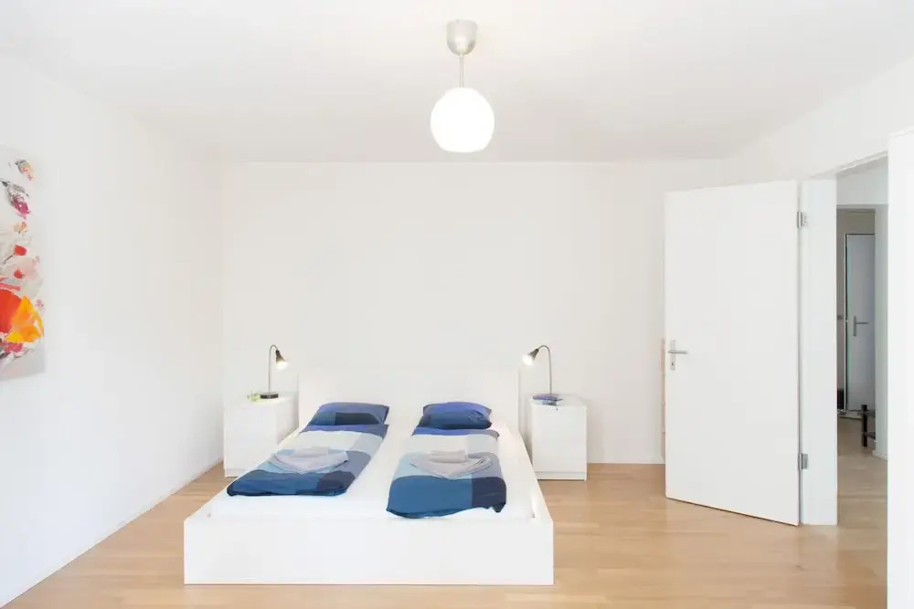 Zh Kreuzplatz I Hitrental Apartment