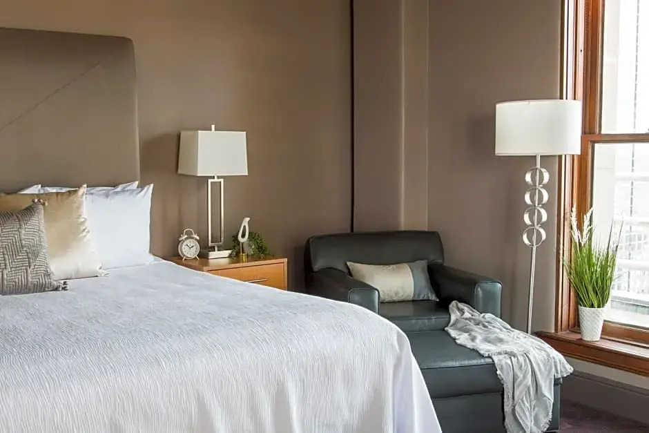 Magnolia Hotel Downtown Dallas