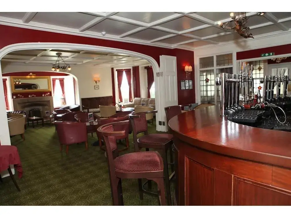 The Grand Burstin Hotel