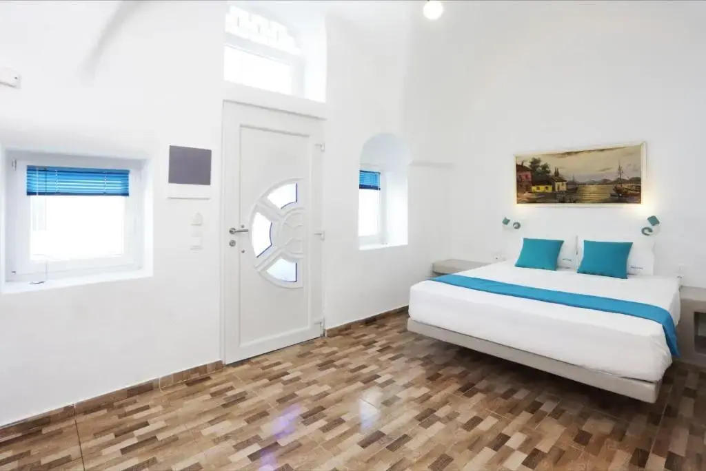 Church and Cave - Santorini Private Residences