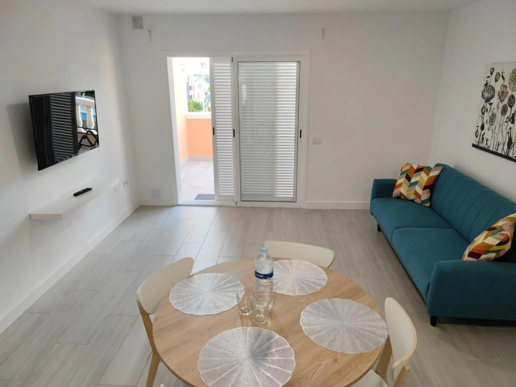 Comfortable Apartment Los Cristianos. Free Wifi.