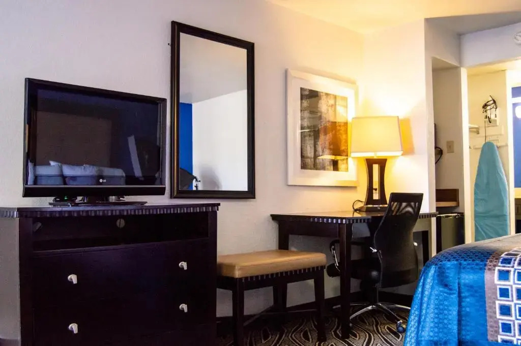 Blue Jay Inn & Suites