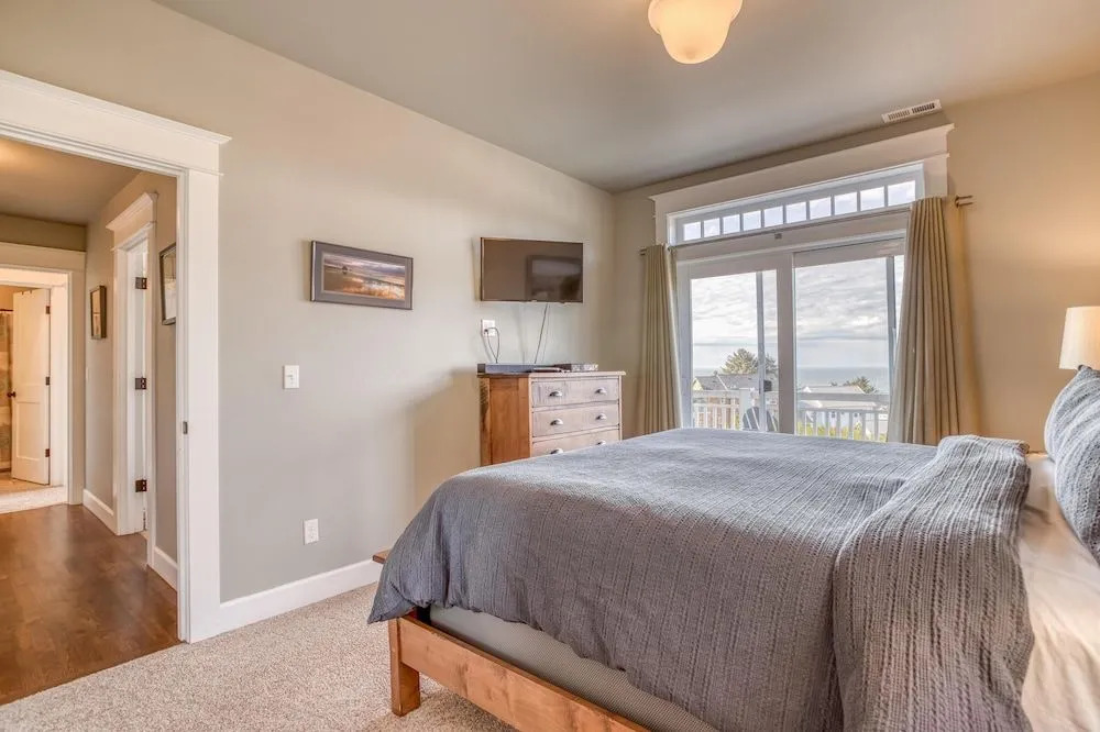 Stunning Ocean Views and Spacious Living - Gorgeous Coastal Retreat