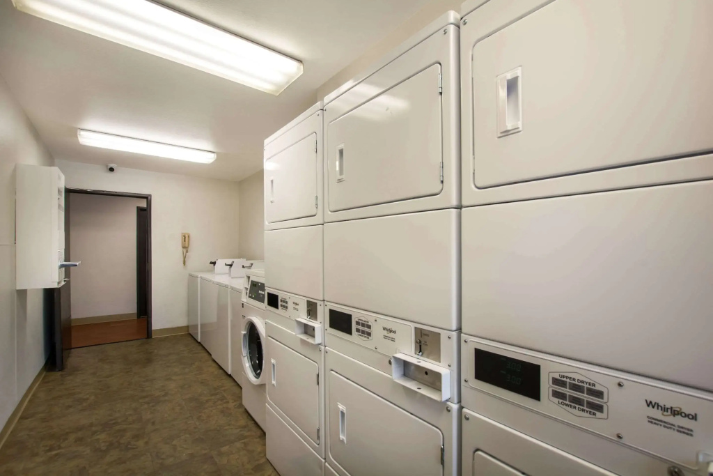WoodSpring Suites Louisville Southeast