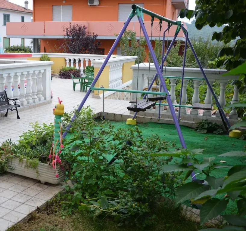 B&B Mariposa