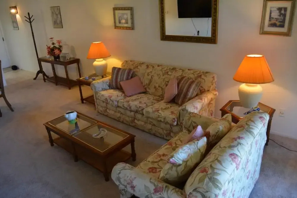 Beautiful 2 Bedroom 2 Bath Condominium