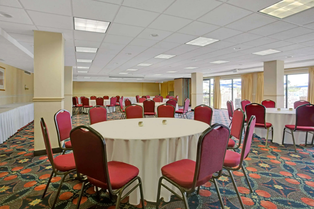 Ramada by Wyndham Sarasota Waterfront