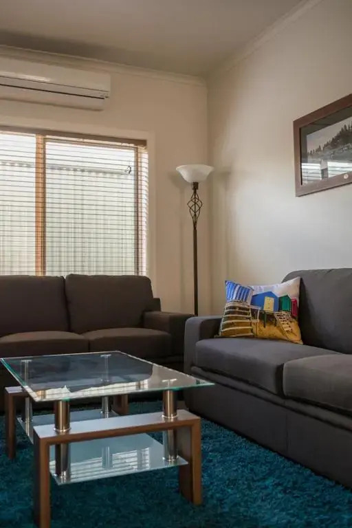 Reardon Place - moments from the family friendly Pea Soup Cove
