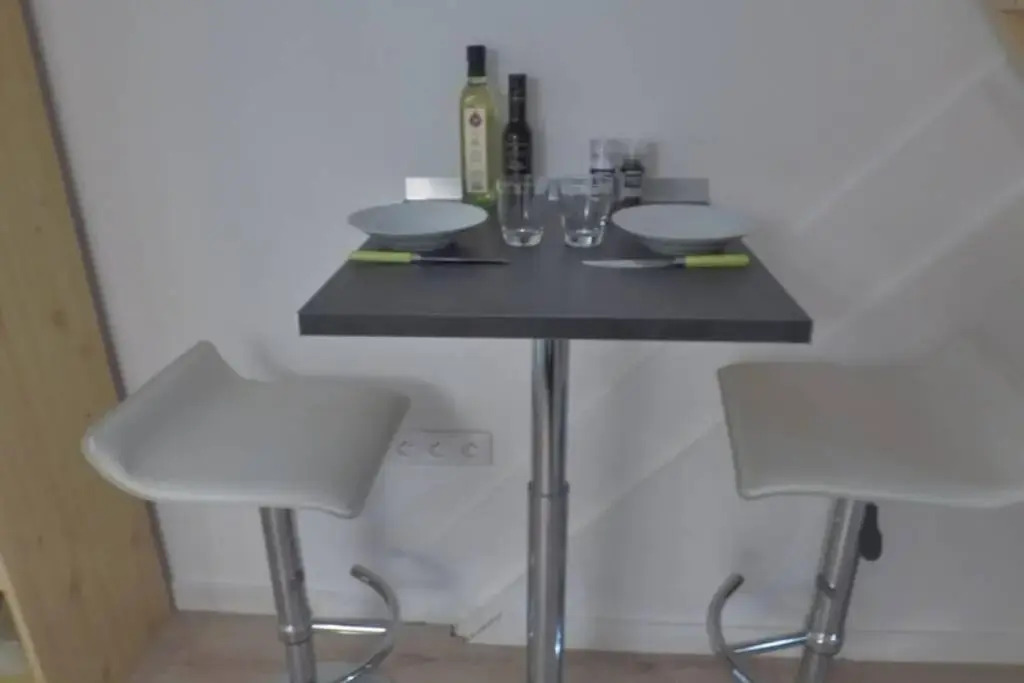 Studio Neuf Avec Courette Privative