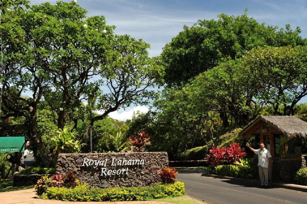 Royal Lahaina Resort & Bungalows