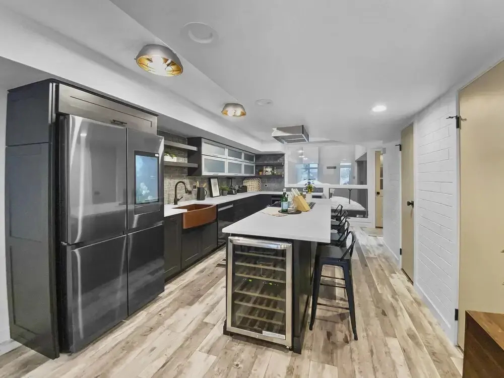 1674 Captain Molly's Hideout! Walk To Slopes! Hottub Pool! 3 Bedroom Condo