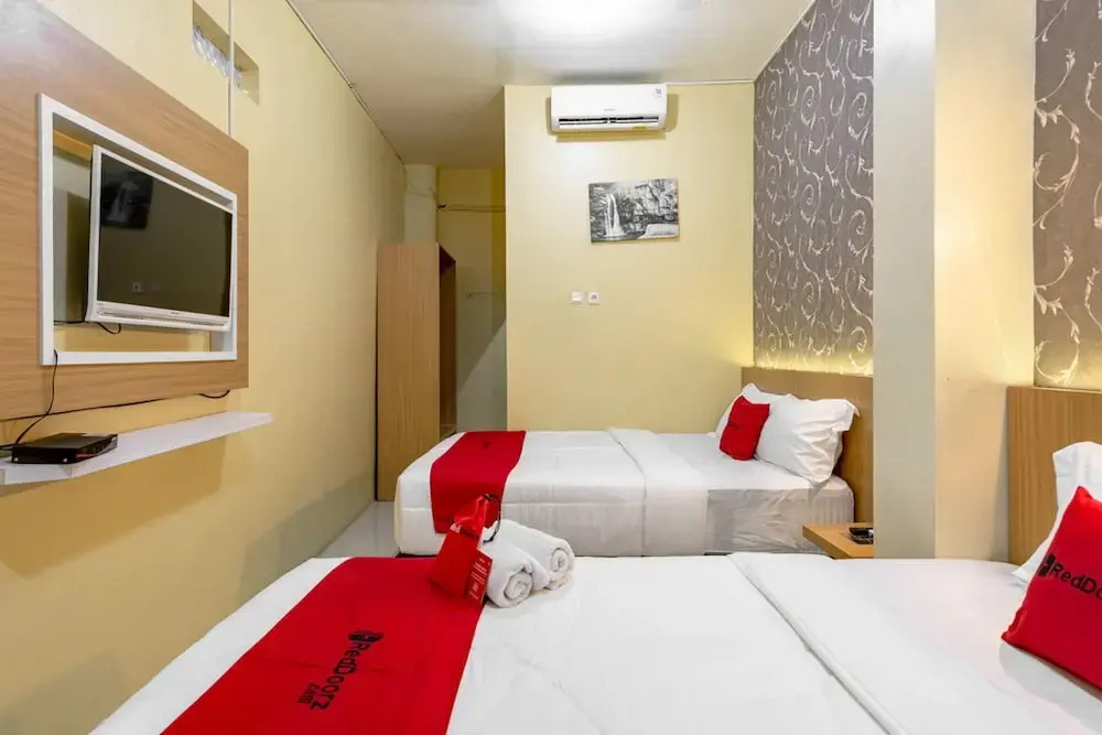 Arum Guest House by RedDoorz
