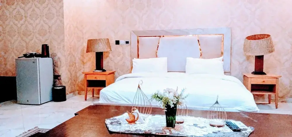 Zamin Suites