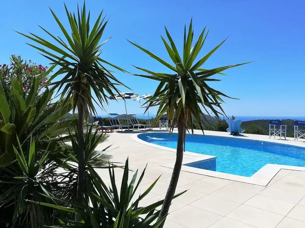 Holiday Resorts for 10 Persons, With Swimming Pool, Wifi and air Conditioner