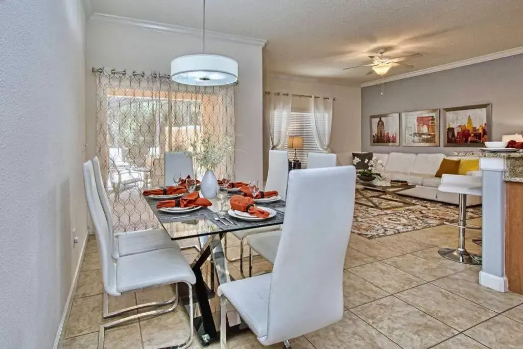 ORLANDO-DISNEY - ENTIRE HOME - 4BD, 3 Baths, WiFi, Private Pool