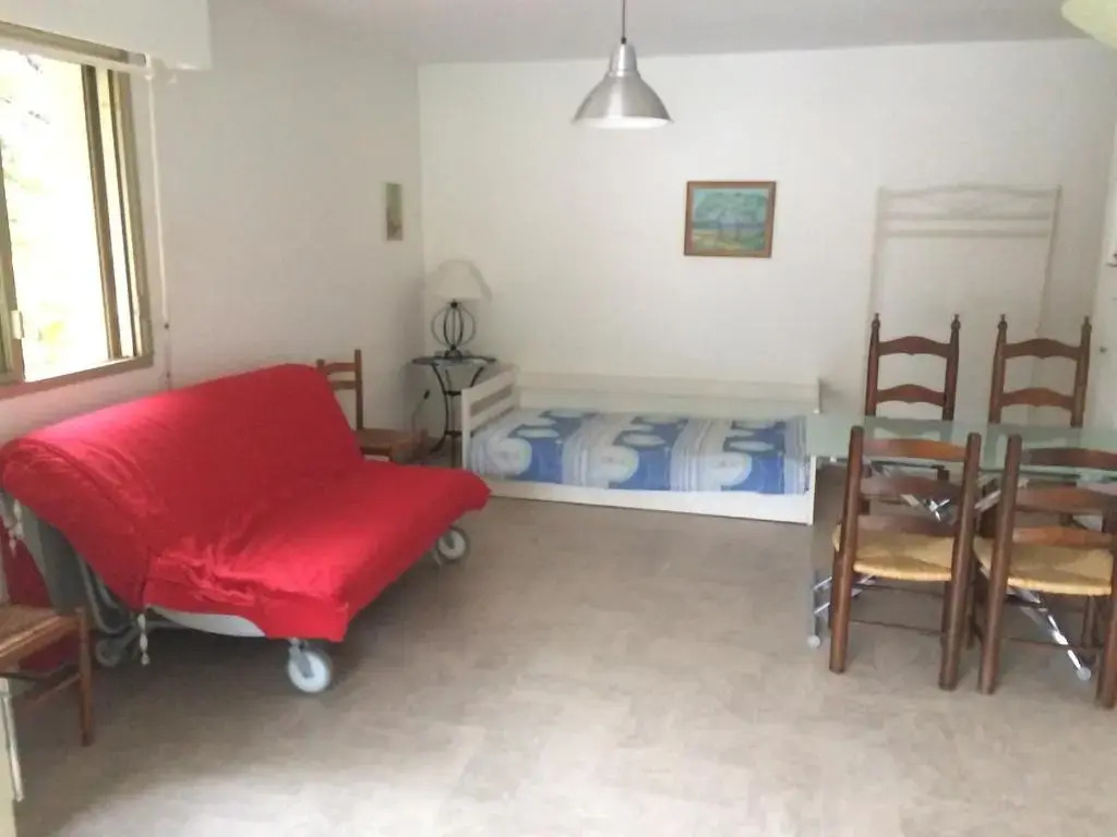 Grand 2 pièces, résidence de standing à Juan-les-pins