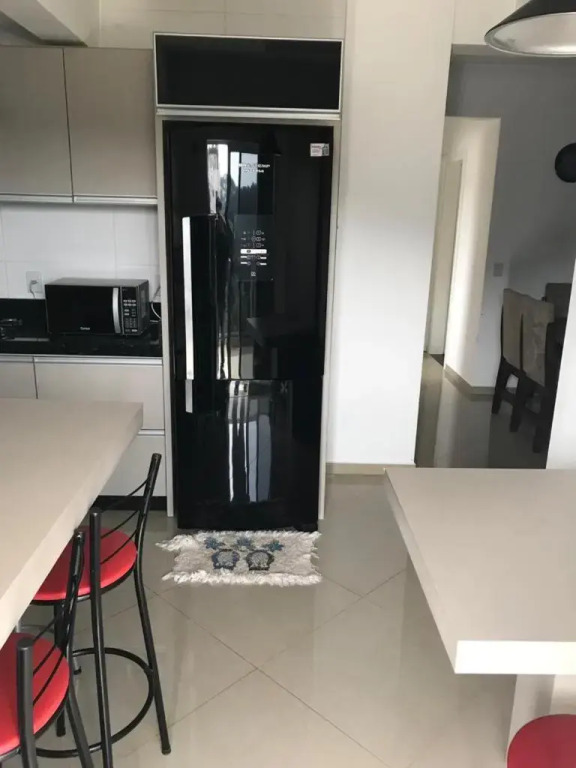 Apartamento amplo completo e climatizado