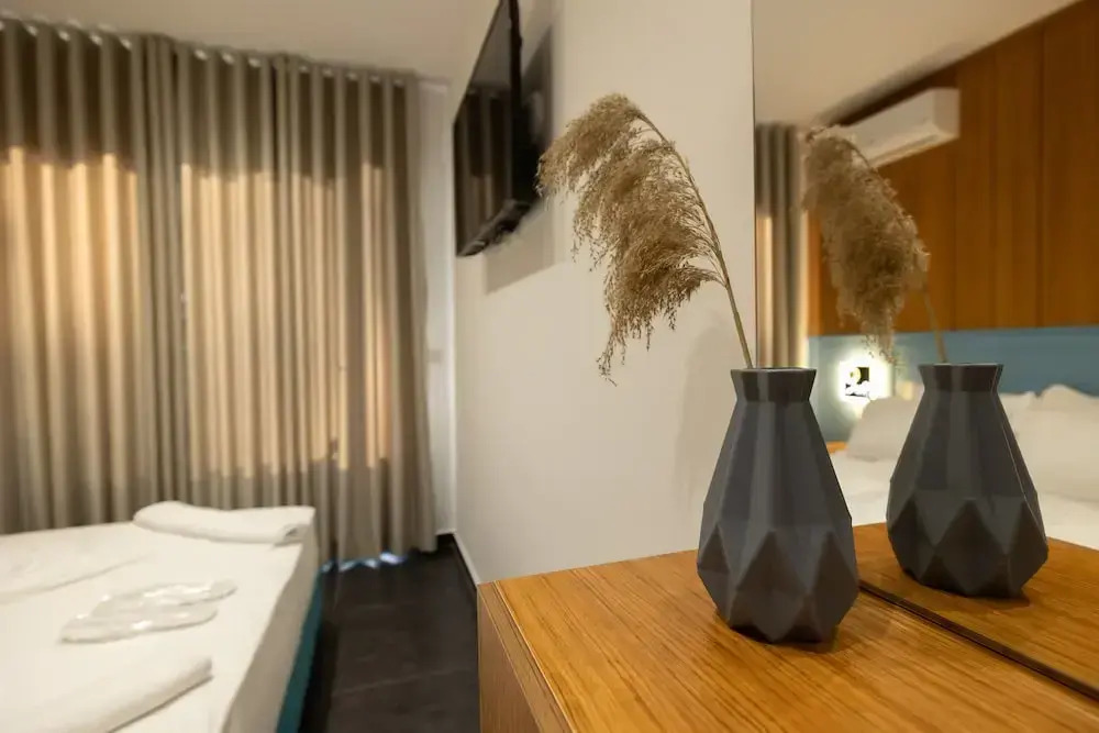 Aglon Twin's Hotel