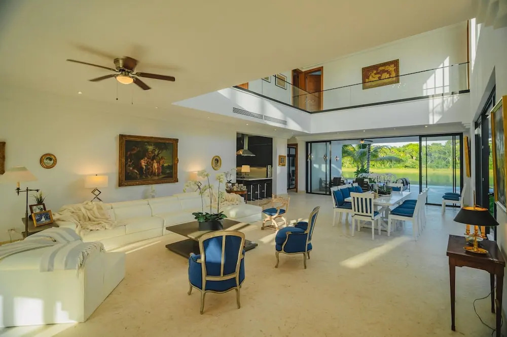 New Lake Front Villa in Golf and Beach Resort