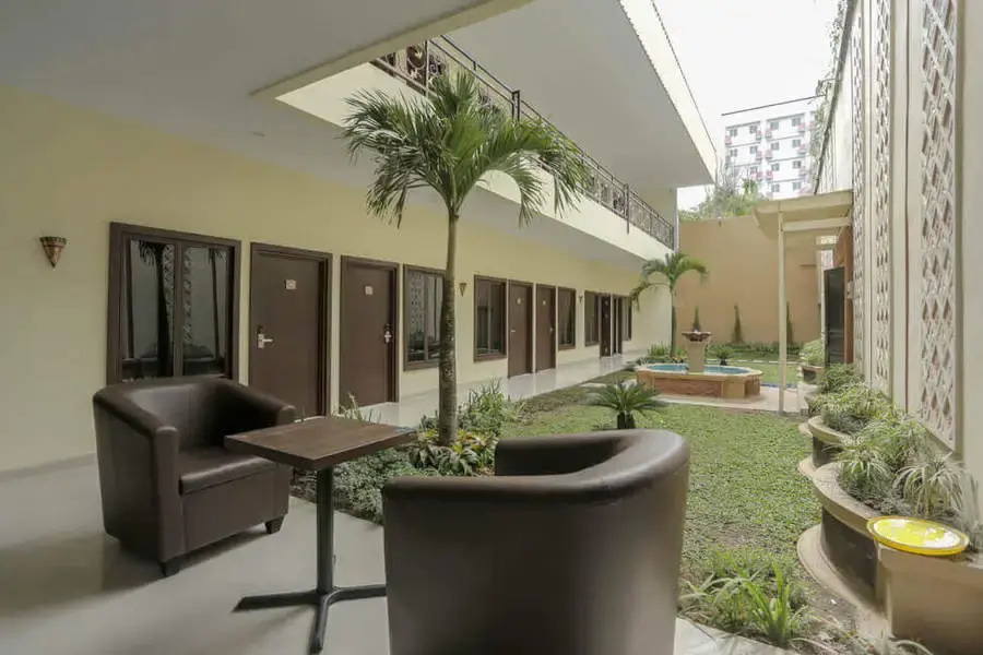 RedDoorz Plus near Solo Paragon Mall