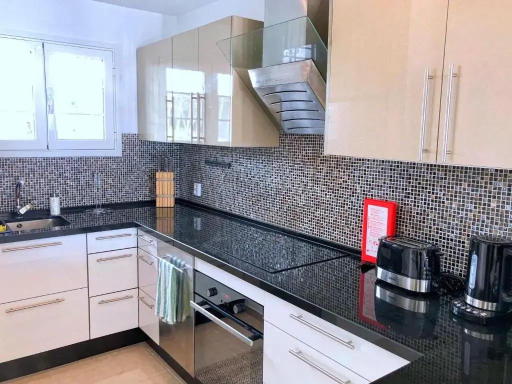 Playa Lucera - Fantastic 3 bedroom front line beach duplex apartment with open sea views from its 2 terraces between Fuengirola and Marbella - Costa del Sol - CS160