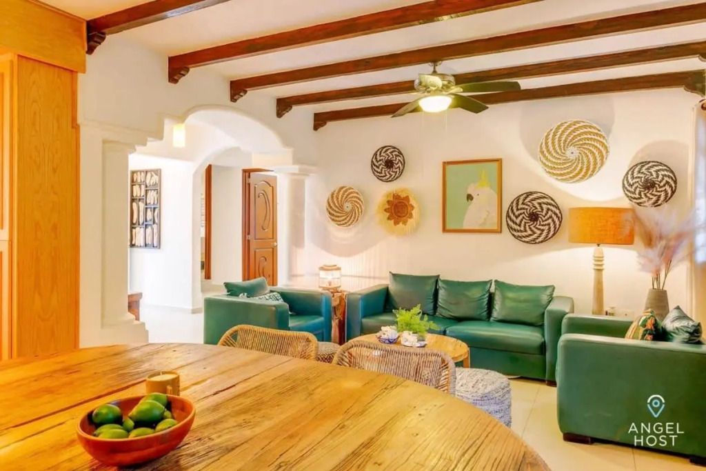 6Br Villa W Pool, Bbq & Backyard