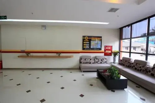 Super 8 Hotel Xichang Hangtian
