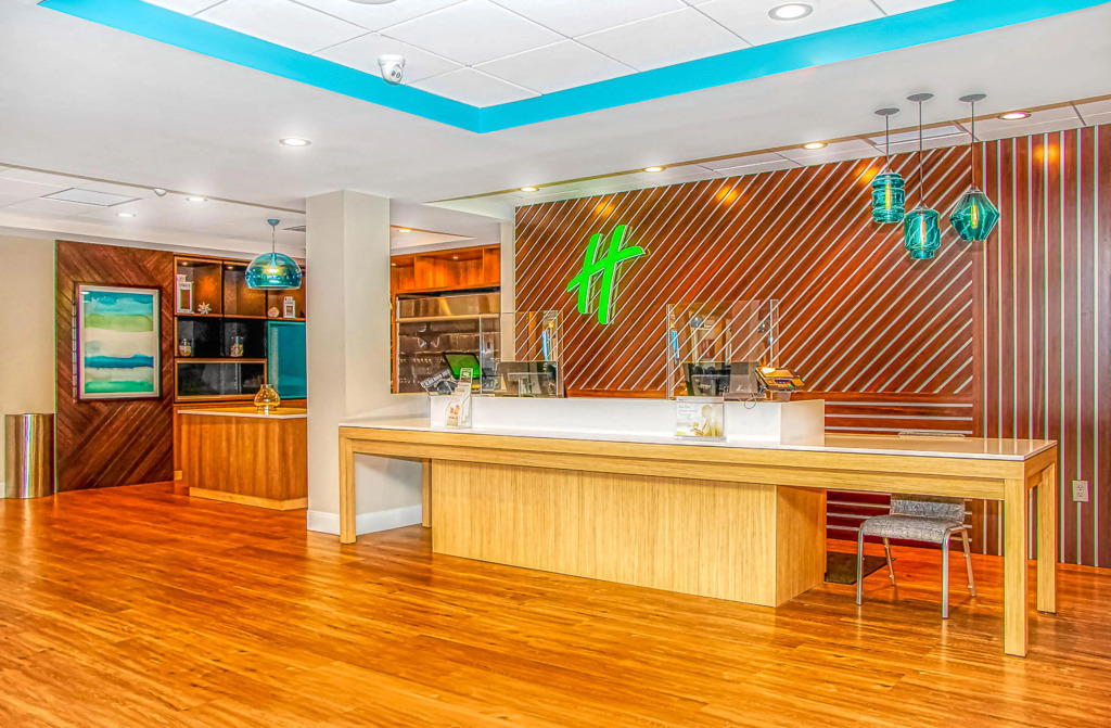 Holiday Inn Resort Oceanfront at Surfside Beach by IHG